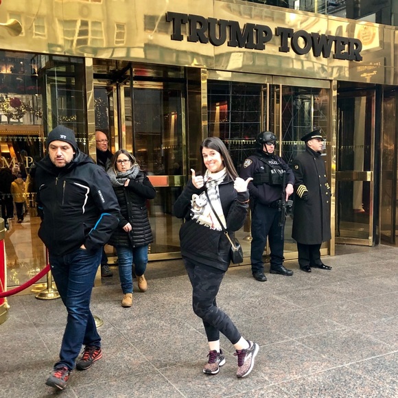 Welcome to my closet!!  🛍Happy Shopping🛍 - Picture 4 of 8